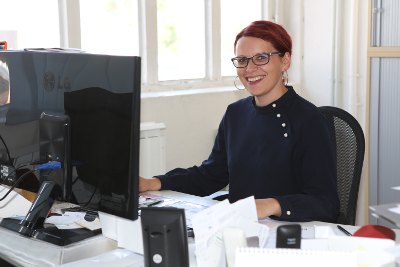 Heike Michalk steht für Fragen und Interessen zur mobilen Prüfung bereit